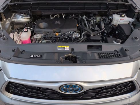 Used 2023 Toyota Highlander XLE image 22