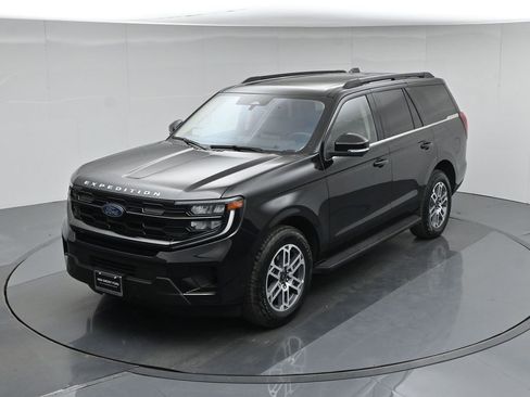 Certified 2025 Ford Expedition Active AWD/4WD image 42