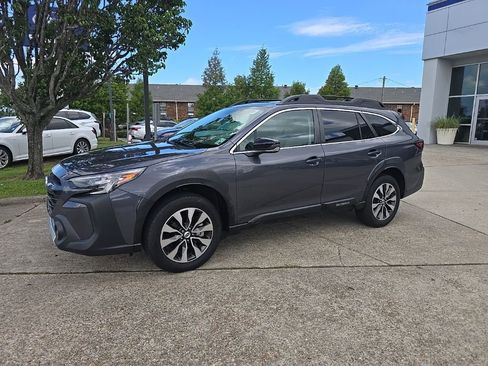 Used 2023 Subaru Outback Limited AWD/4WD image 10