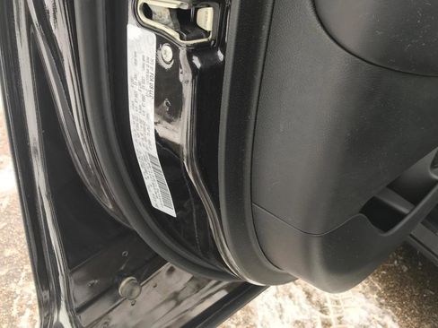 Used 2018 Chrysler Pacifica Touring-L w/ Premium Audio Group image 36