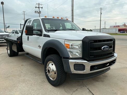 Used 2016 Ford F550 4x4 SuperCab Super Duty image 4