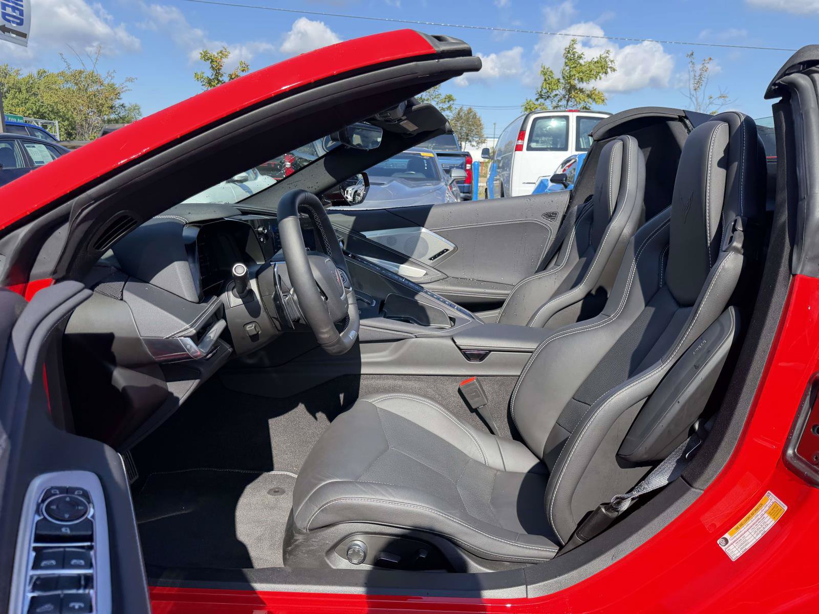 Used 2023 Chevrolet Corvette Z06 RWD image 12