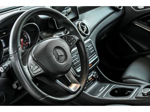 Used 2019 Mercedes-Benz GLA 250 4MATIC image 15