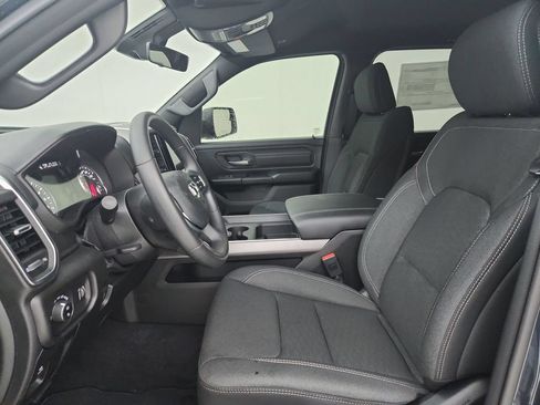 New 2026 RAM 1500 Express AWD/4WD image 18