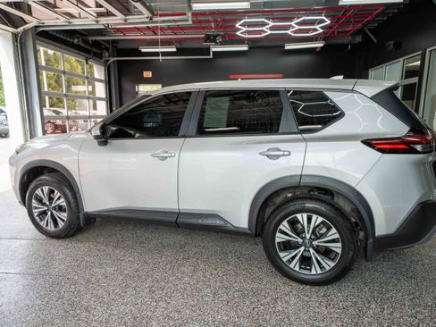 Used 2023 Nissan Rogue SV AWD/4WD image 2