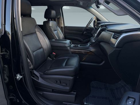 Used 2017 Chevrolet Suburban LT image 23