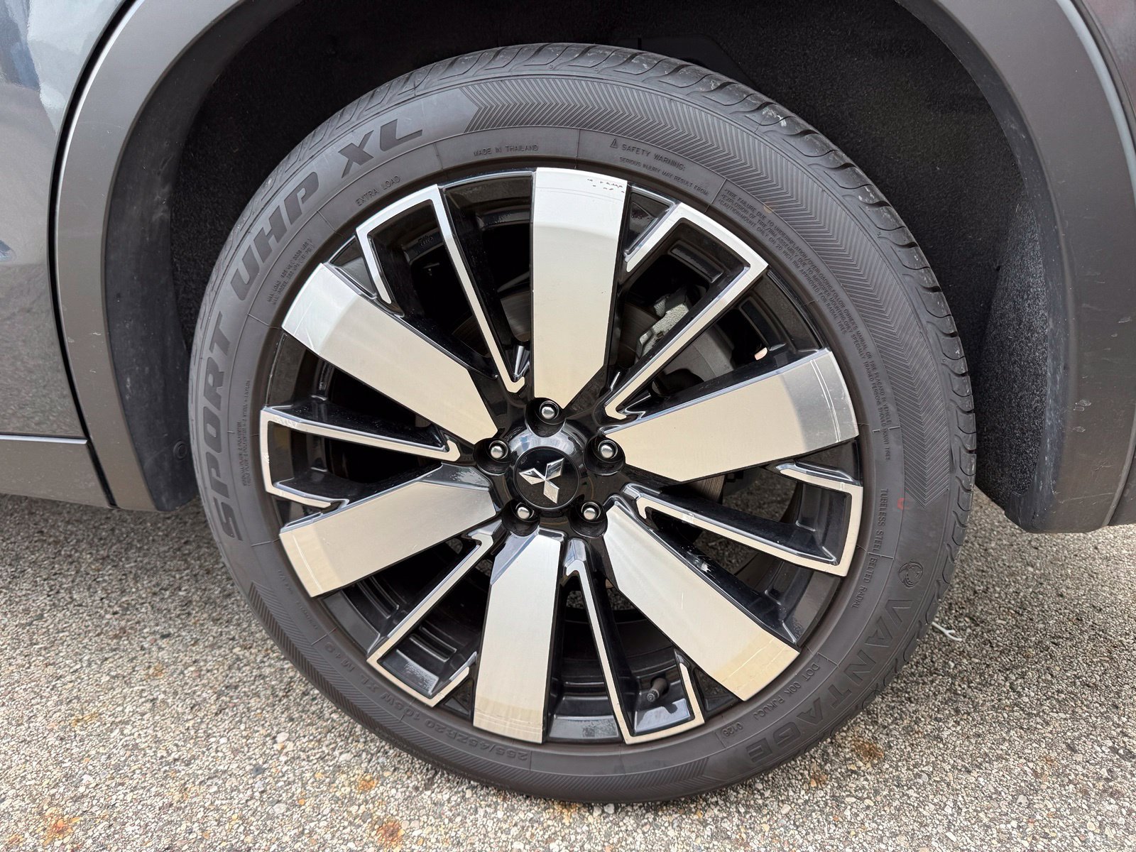 Used 2025 Mitsubishi Outlander SE AWD/4WD image 8