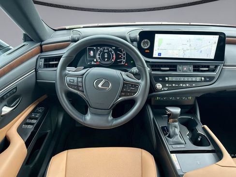 Used 2025 Lexus ES 350 w/ Premium Package FWD image 10