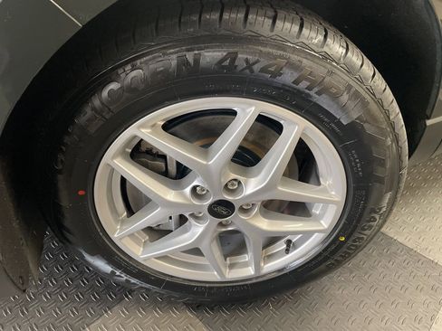 Used 2023 Ford Edge SEL image 4