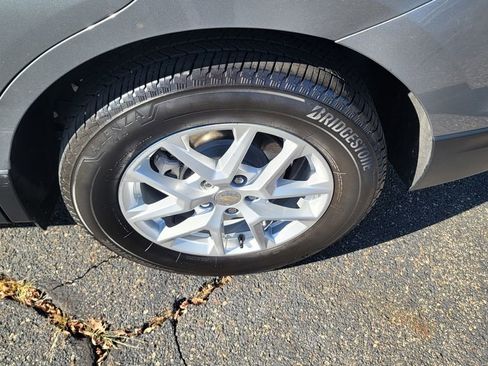 Used 2023 Chevrolet Equinox LT w/ Driver Convenience Package image 8