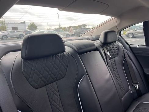 Used 2020 BMW 740i w/ Premium Package RWD image 34