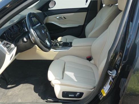 Used 2020 BMW 330i xDrive Sedan w/ Driving Assistance Package AWD/4WD image 18