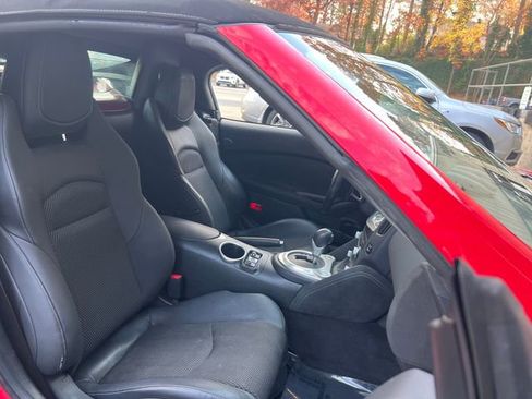 Used 2019 Nissan 370Z Touring image 29