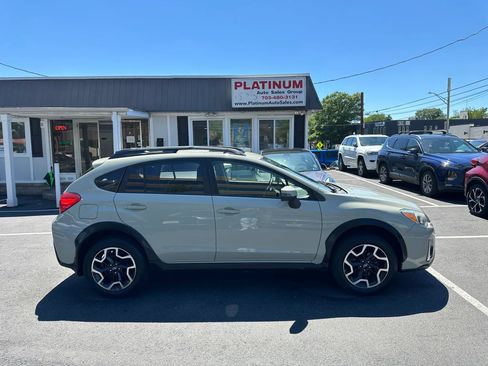 Used 2016 Subaru Crosstrek 2.0i Limited AWD/4WD image 6