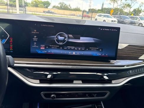 Used 2025 BMW X5 xDrive50e AWD/4WD image 12
