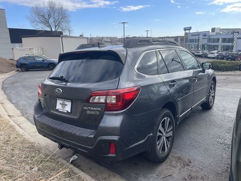 Used 2018 Subaru Outback 2.5i Limited image 3