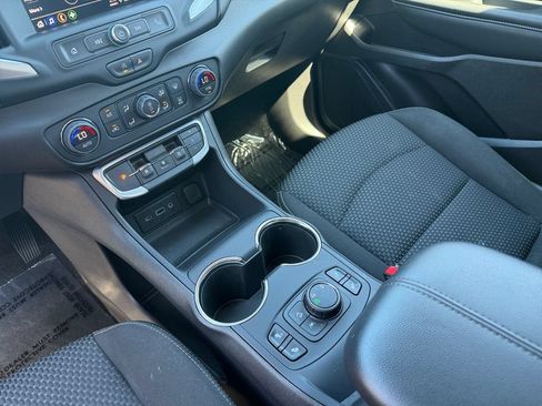 Used 2024 GMC Terrain SLE w/ Driver Convenience Package AWD/4WD image 18