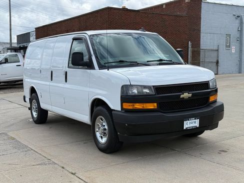 Used 2019 Chevrolet Express 2500 w/ Driver Convenience Package RWD image 4