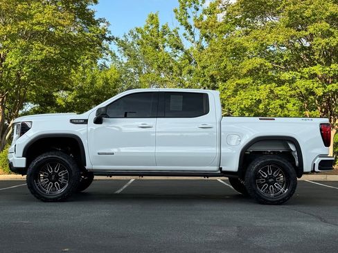 Used 2022 GMC Sierra 1500 Elevation w/ LPO, Elevation Black Package AWD/4WD image 3