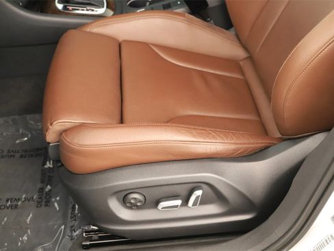 Used 2016 Audi Q3 2.0T Prestige image 26