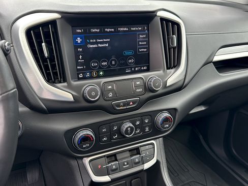 Used 2022 GMC Terrain SLT w/ Tech Package AWD/4WD image 15