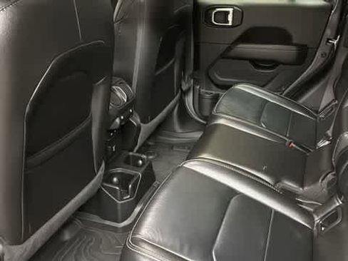 Used 2021 Jeep Gladiator Overland w/ Popular Equipment Package AWD/4WD image 27