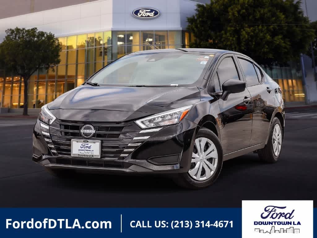 Used 2025 Nissan Versa S w/ Trunk Package FWD image 1