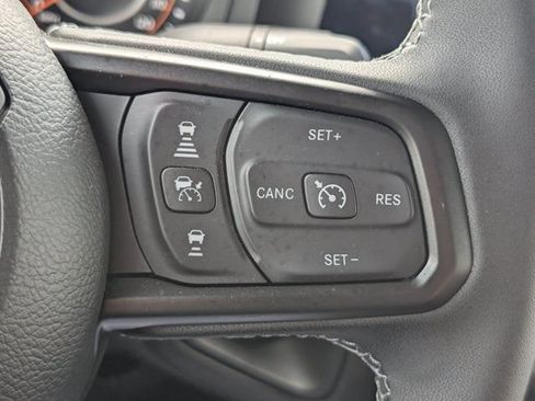 Used 2025 Jeep Gladiator Sport AWD/4WD image 26