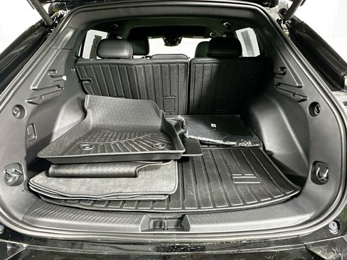 Used 2024 Chevrolet Equinox EV RS FWD image 29