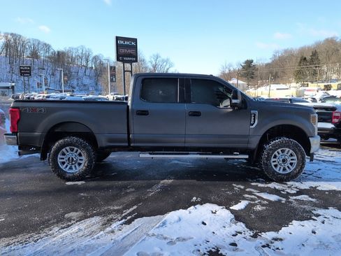Used 2018 Ford F250 XLT image 2