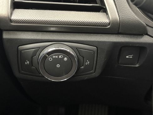 Used 2020 Ford Fusion SE image 15