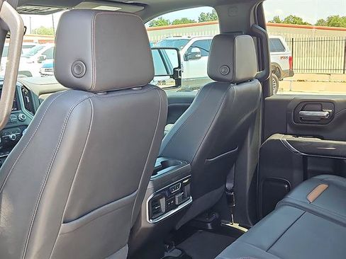 Used 2023 GMC Sierra 2500 AT4 w/ AT4 Premium Plus Package AWD/4WD image 11