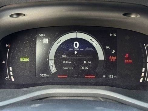 Used 2025 Toyota Camry SE image 13