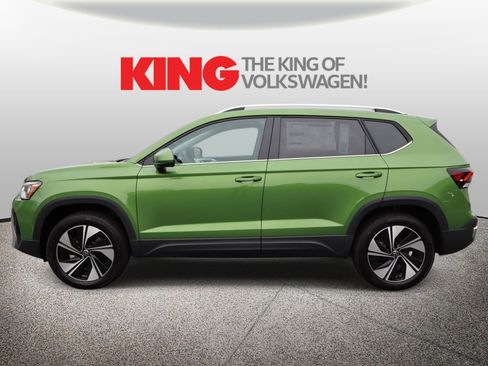 New 2026 Volkswagen Taos SE image 7