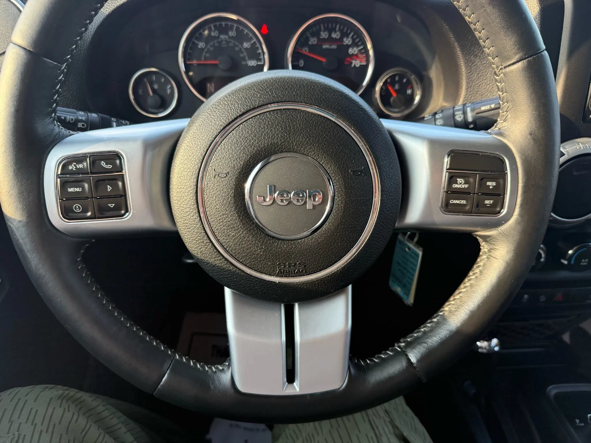 Used 2017 Jeep Wrangler Unlimited Rubicon AWD/4WD image 13