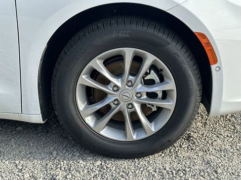 New 2026 Chrysler Pacifica Select FWD image 12