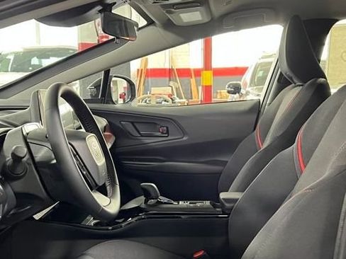 New 2026 Toyota Prius Plug-In Hybrid FWD image 9
