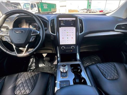 Used 2024 Ford Edge Titanium image 16