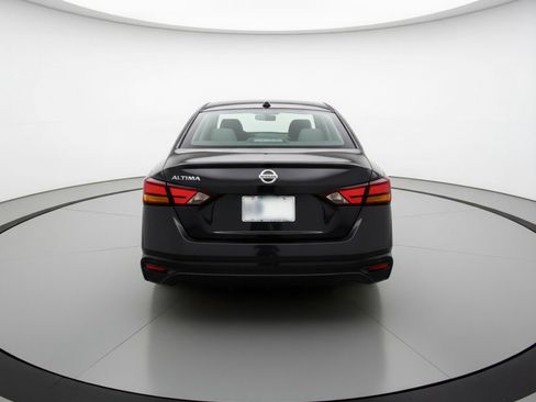 Used 2025 Nissan Altima 2.5 SV image 7