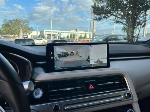 Used 2025 Genesis G70 2.5T image 17