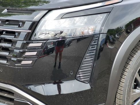 New 2026 Nissan Pathfinder SV AWD/4WD image 5