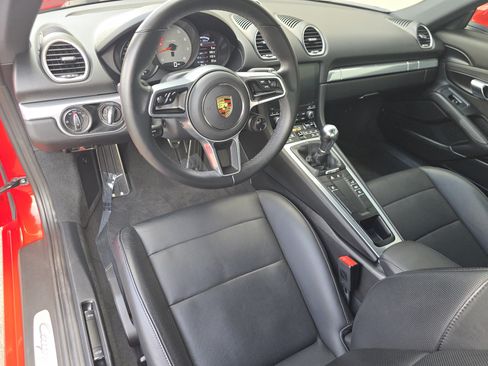 Certified 2024 Porsche 718 Cayman S RWD image 4