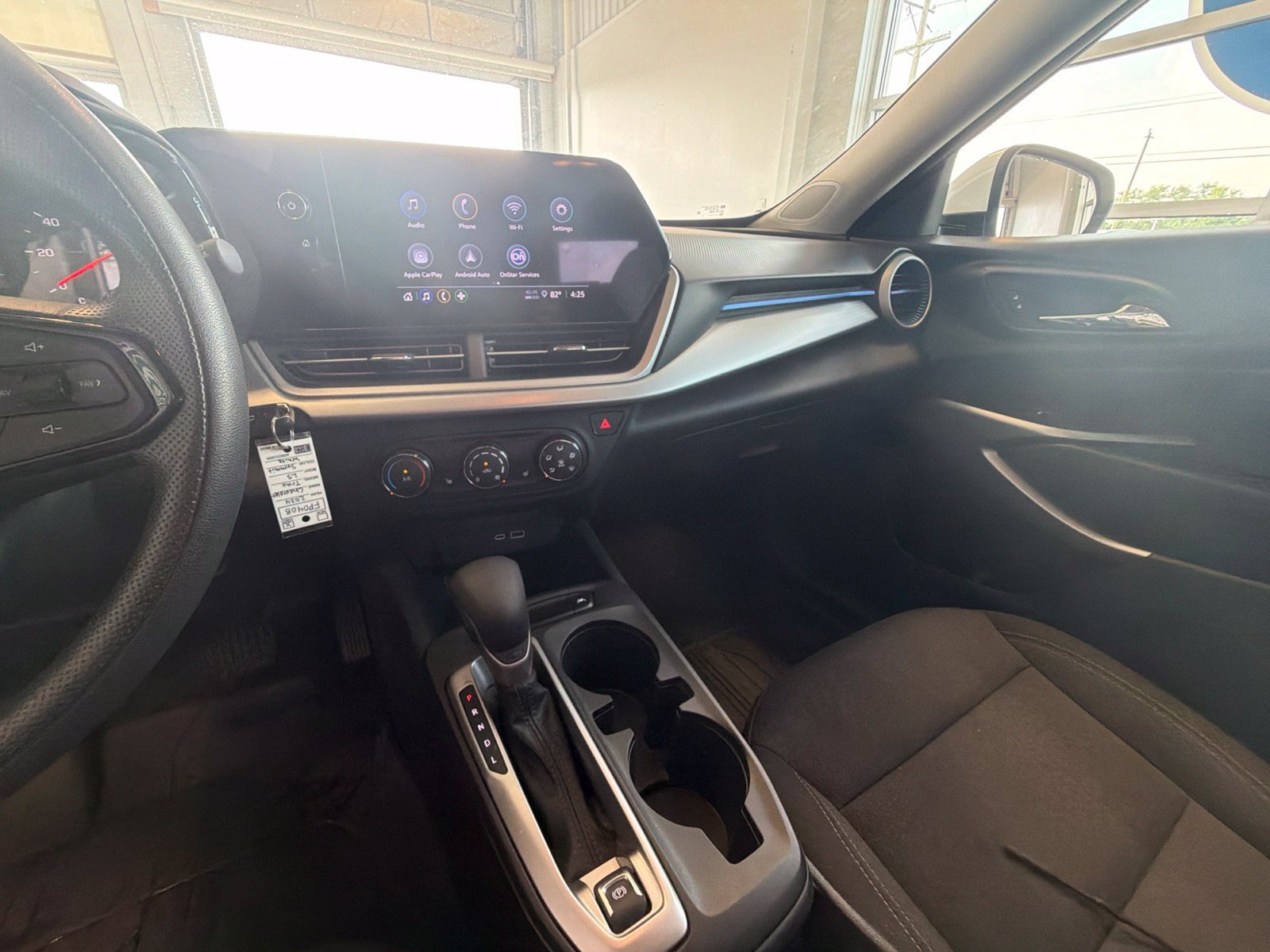Used 2024 Chevrolet Trax LS w/ LS Convenience Package FWD image 18