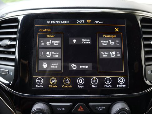 Used 2021 Jeep Grand Cherokee High Altitude AWD/4WD image 23