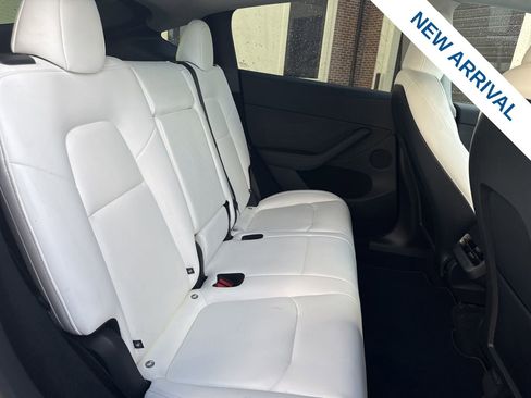 Used 2025 Tesla Model Y Long Range AWD/4WD image 11
