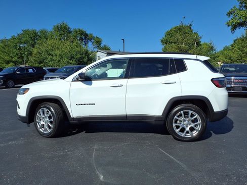 Used 2022 Jeep Compass Latitude AWD/4WD image 27
