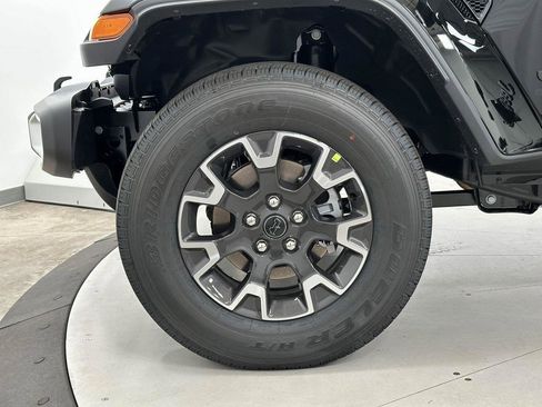 New 2025 Jeep Gladiator Sport w/ Premium Package image 38