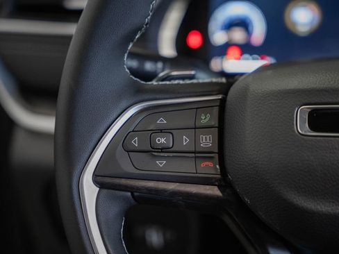 New 2025 Jeep Grand Cherokee Limited image 29