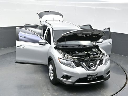 Used 2016 Nissan Rogue S w/ Appearance Package image 39