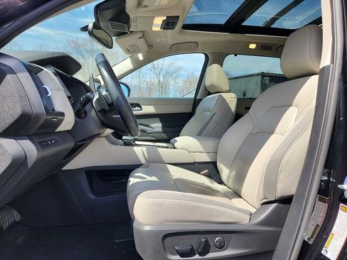 Used 2022 Nissan Pathfinder SL w/ SL Premium Package image 13